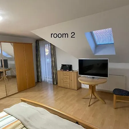 First Floor Of A Big House, 3 For 5 People Couette-café *