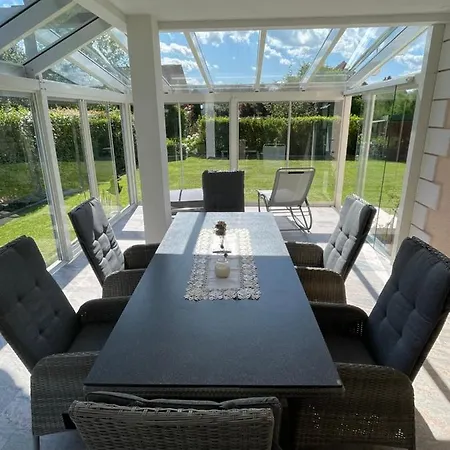 First Floor Of A Big House, 3 For 5 People Couette-café
