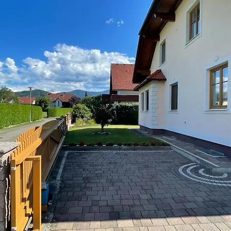 First Floor Of A Big House, 3 For 5 People Zeltweg