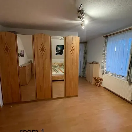 Couette-café First Floor Of A Big House, 3 For 5 People Zeltweg